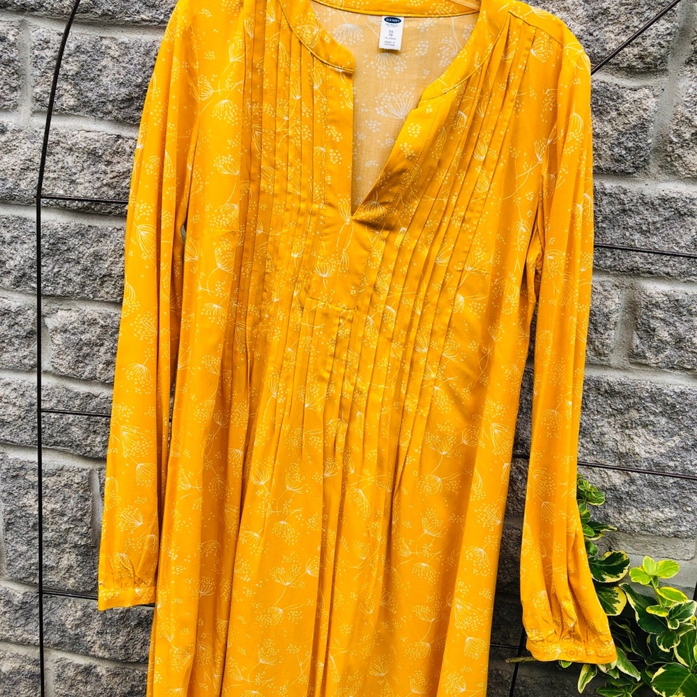 Gold sunburst old navy dress size xs tall